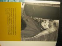 Det finns ett h&aring;l i ekorrhjulet : P&aring; jakt efter balans i livet