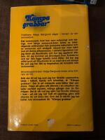 K&auml;mpa grabbar : memoarer