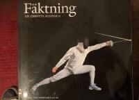 F&auml;ktning - p&aring; lek och allvar : [utst&auml;llning i Livrustkammaren 27 maj 2004-9 januari 2005]