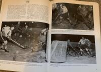 S&ouml;dert&auml;lje SK : Ishockey 1925-1988 : mot 60 s&auml;songer och 1000 matcher i h&ouml;gsta serien