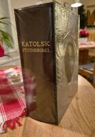 Katolsk studiebibel : Bibel 2000 med katolska kommentarer