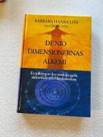 De nio dimensionernas alkemi : en tolkning av den vertikala axeln, s&auml;descirklar och Mayakalendern