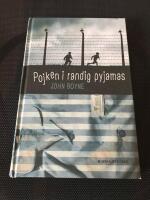 Pojken i randig pyjamas