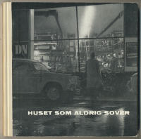 Huset som aldrig sover / en bok av och om Dagens Nyheter och Expressen