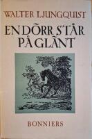 En d&ouml;rr st&aring;r p&aring; gl&auml;nt