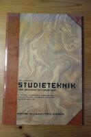 Studieteknik f&ouml;r Universitet/H&ouml;gskola : en handbok i speedreading, minnestekniker, effektiv l&auml;steknik, mindmapping, intelligens och inl&auml;rningsstilar