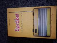 Spr&aring;ket : svenska folkets fr&aring;gor till radioprogrammet "Spr&aring;ket"