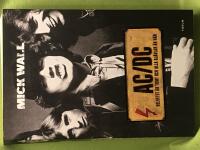 AC/DC helvetet &auml;r tomt och alla dj&auml;vlar &auml;r h&auml;r