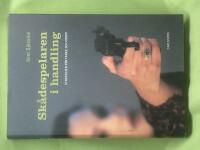 Att vara &auml;kta p&aring; scen om sk&aring;despelarens arbetsmoral och teknik : valda texter