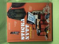 Sticka nytt med Knitting Lotta fr&aring;n sockor och m&ouml;ssor till ponchos och filtar