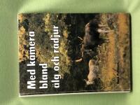 Med kamera bland &auml;lg och r&aring;djur 