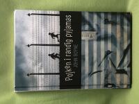 Pojken i randig pyjamas 