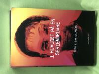 I huvudet p&aring; en seriem&ouml;rdare 