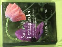 Samtal i tr&auml;dg&aring;rden hos konstn&auml;rer, scenografer, f&ouml;rfattare, musiker, landskapsarkitekter- 