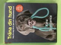 Tr&auml;na din hund steg f&ouml;r steg till en glad och v&auml;luppfostrad hund