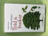 Lilla f&auml;lthandboken: Tr&auml;d & buskar 
