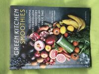 Green kitchen smoothies h&auml;lsosamma och f&auml;rgglada smoothies att njuta av varje dag