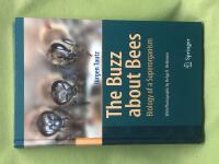 The buzz about bees biology of a superorganism