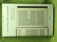 Mitt i litteraturen sj&auml;lvkritiska minnen fr&aring;n Akademia med sex &aring;terbes&ouml;k samt ett f&ouml;rs&ouml;k att t&auml;nka nytt