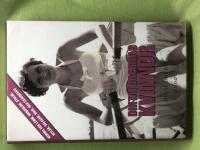 Diktatorernas kvinnor [hemma hos Lenin, Mussolini, Stalin, Hitler, Salazar, Mao, och Ceau escu]