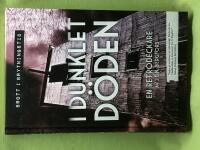 I dunklet d&ouml;den en retrodeckare