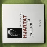 Hj&auml;rtat p&aring; trottoaren 