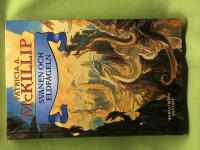 Svanen och eldf&aring;geln 