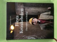 F&ouml;rsta kr&ouml;nikeboken i huvudet p&aring; en biskop