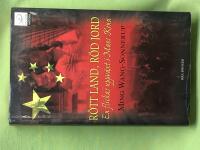 R&ouml;tt land, r&ouml;d jord - en flickas uppv&auml;xt i Maos Kina