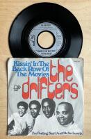 The Drifters &ndash; Kissin' In The Back Row Of The Movies 7&rdquo; 1973