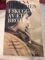 I skuggan av ett brott