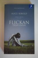 Flickan fr&aring;n ovan