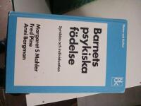 Barnets psykiska f&ouml;delse : symbios och individuation