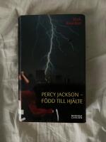 Percy Jackson - f&ouml;dd till hj&auml;lte