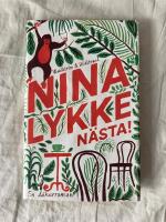 N&auml;sta! : en l&auml;karroman