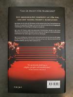 Segraren st&aring;r ensam