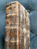 Gienw&auml;g til de f&ouml;rn&auml;msta europ&auml;iska, asiatiska, africanska och americanska staters historia. Det &auml;r: kort, dock utf&ouml;rlig beskrifning af de m&auml;rckw&auml;rdigaste, nu f&ouml;r tiden i Evropa, Asia, Africa och America florerande, kaisared&ouml;mens, konungarikens, republiqvers, f&ouml;rstend&ouml;mens, etc. i &auml;ldre och nyare tider, besynnerligen ifr&aring;n Christi f&ouml;delse til n&auml;rwarande tid, timade revolutioner, cum gratia et privilegio.