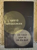 En h&auml;st g&aring;r in p&aring; en bar