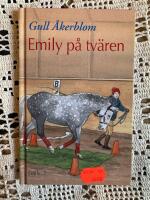 Emily p&aring; tv&auml;ren