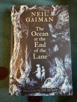 The Ocean at the End of the Lane: Illustrated Edition