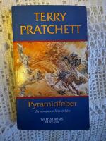 Pyramidfeber : En roman om Skivv&auml;rlden