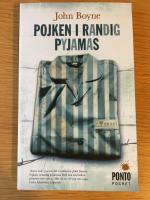 Pojken i randig pyjamas