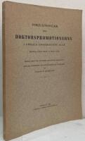 Inbjudningar till doktorspromotionerna i Uppsala Universitets aula m&aring;ndagen den 31 maj 1948. Bifogad skrift till Filosofiska fakultetens inbjudning: Social Control as Sociological Concept