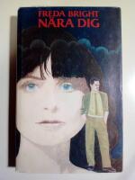 N&auml;ra dig : "engagerande, humoristisk och underh&aring;llande roman om det klassiska dilemmat f&ouml;r varje kvinna - valet mellan yrkesliv och familj"