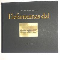 Elefanternas dal : m&auml;nniskor och djur vid en flod i Zambia