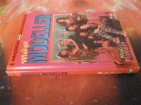 MODIGA MODELLER, PANG I PLUGGET, B. WAHLSTR&Ouml;MS UNGDOMSB&Ouml;CKER 2690