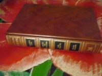 DET B&Auml;STAS BOKVAL: GL&Auml;DJENS STAD, SOM EN ARK P&Aring; FLODEN, KONTRAKTET, BAKOM FASADEN