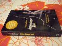 &Aring;TTIO DAGAR GUL