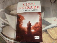 N&Auml;R L&Ouml;VEN FALLER  