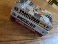 Kr&aring;kflickan-trilogin: Kr&aring;kflickan, Hungerelden, Pynthians anvisningar 